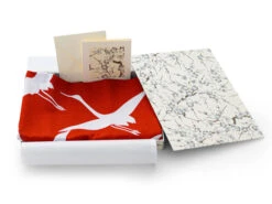 Geschenkset Chiyogami Mit Furoshiki Kuren M, Rot -oryoki verkäufe geschenkset chiyogami mit furoshiki kuren m rot 1